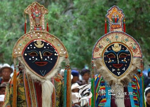 藏戲面具：多姿多彩！